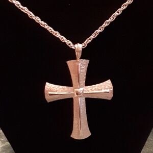 Vintage 1970s Silver Tone Cross Pendant & Necklace